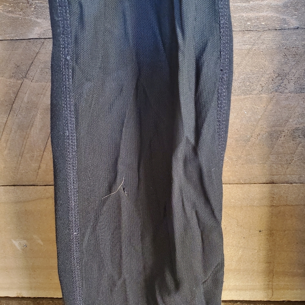 Athleta Meshblock Stashpocket Salutation Tights - image 7